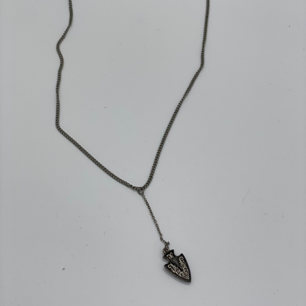 Lariat necklace